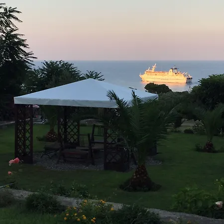 Da Luca Oda ve Kahvaltı Panarea